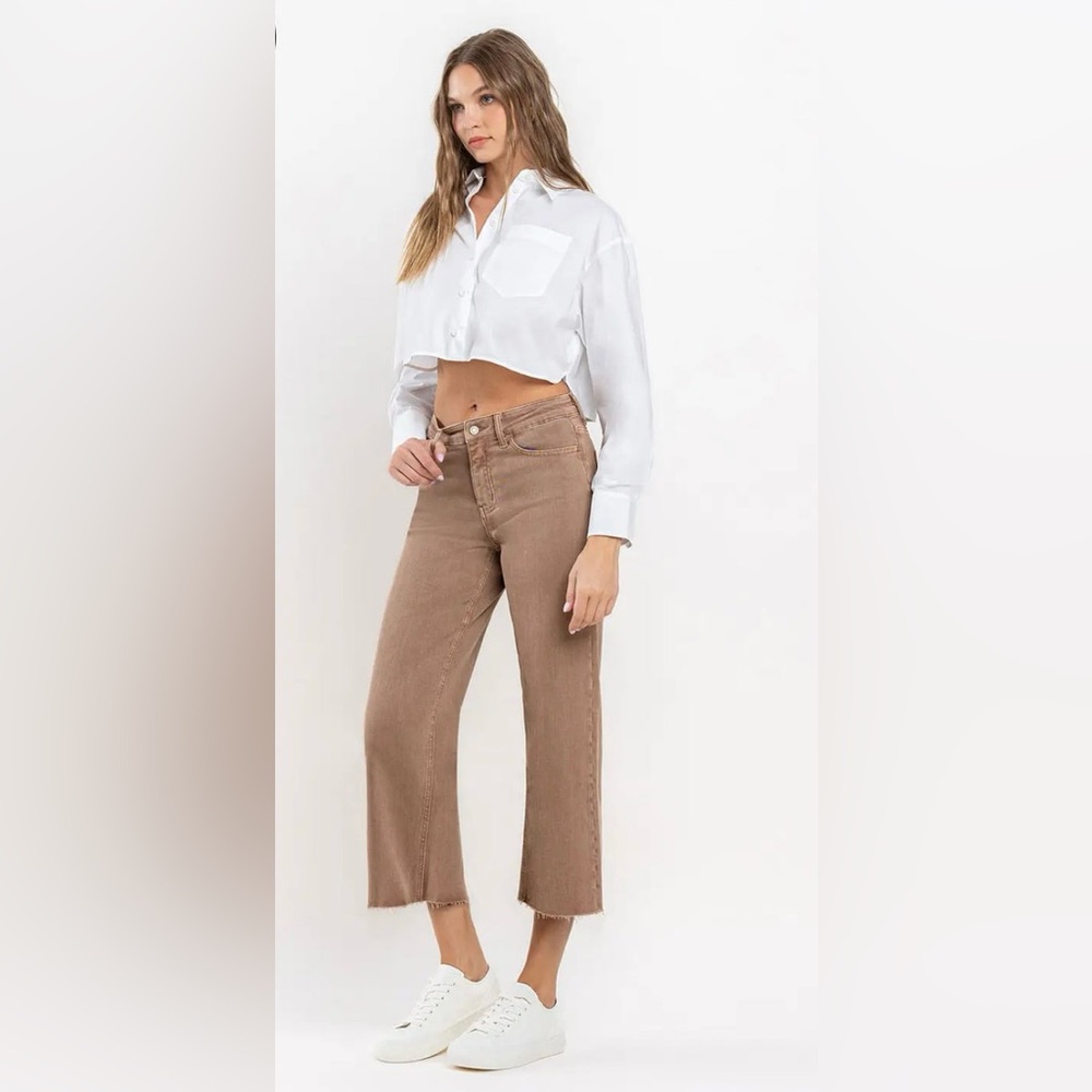 NWT Olivia High Rise Crop
Wide Leg Jeans |
Chocolate Malt |
VERVET - Picture 2 of 6